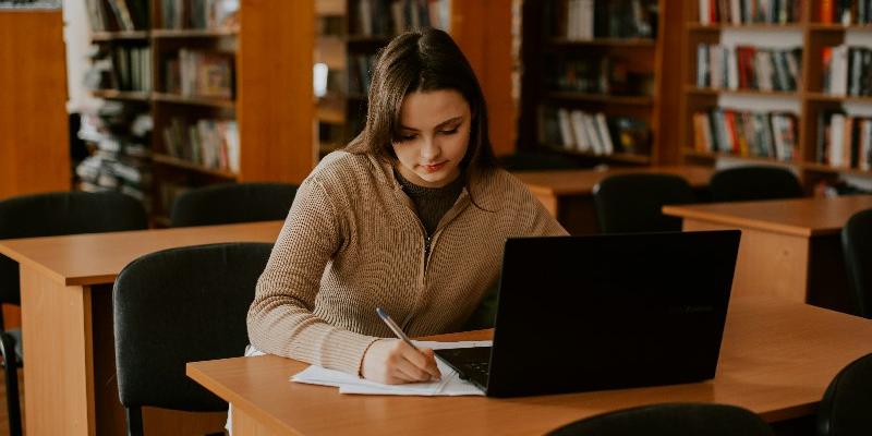 BTS Systèmes Photoniques en Alternance : Ce qu’il faut savoir